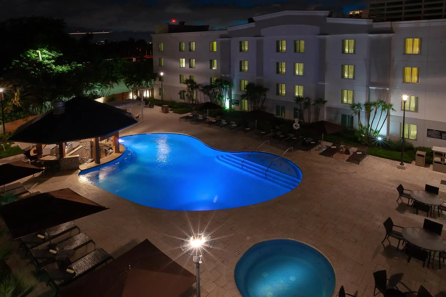 Hampton Inn & Suites San Juan Carolina Hotel